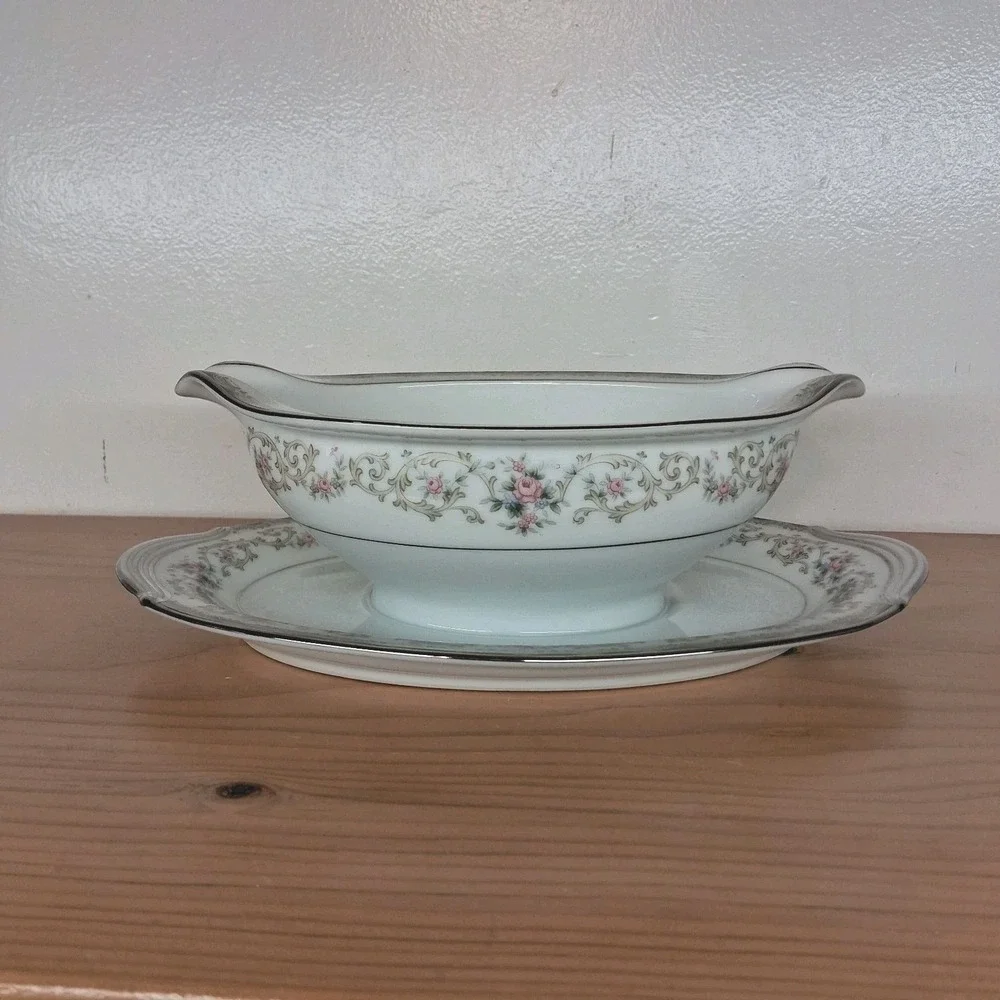 Noritake Edgewood China 5807 Gravy w Attached Scroll Handled Underplate Platinum